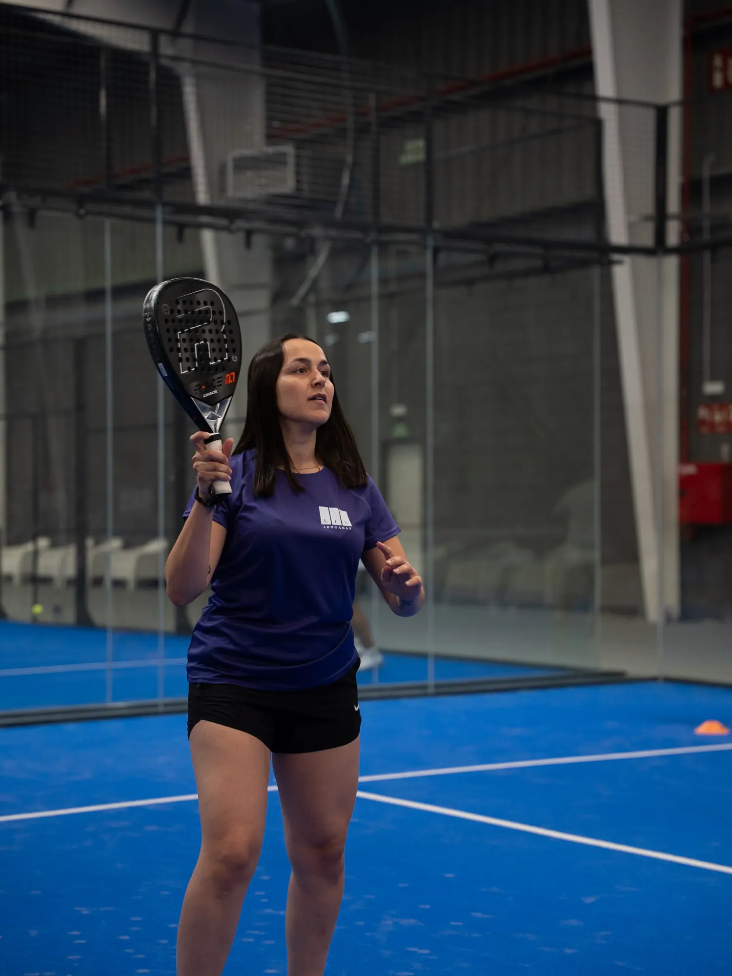 One-to-one session on an indoor court